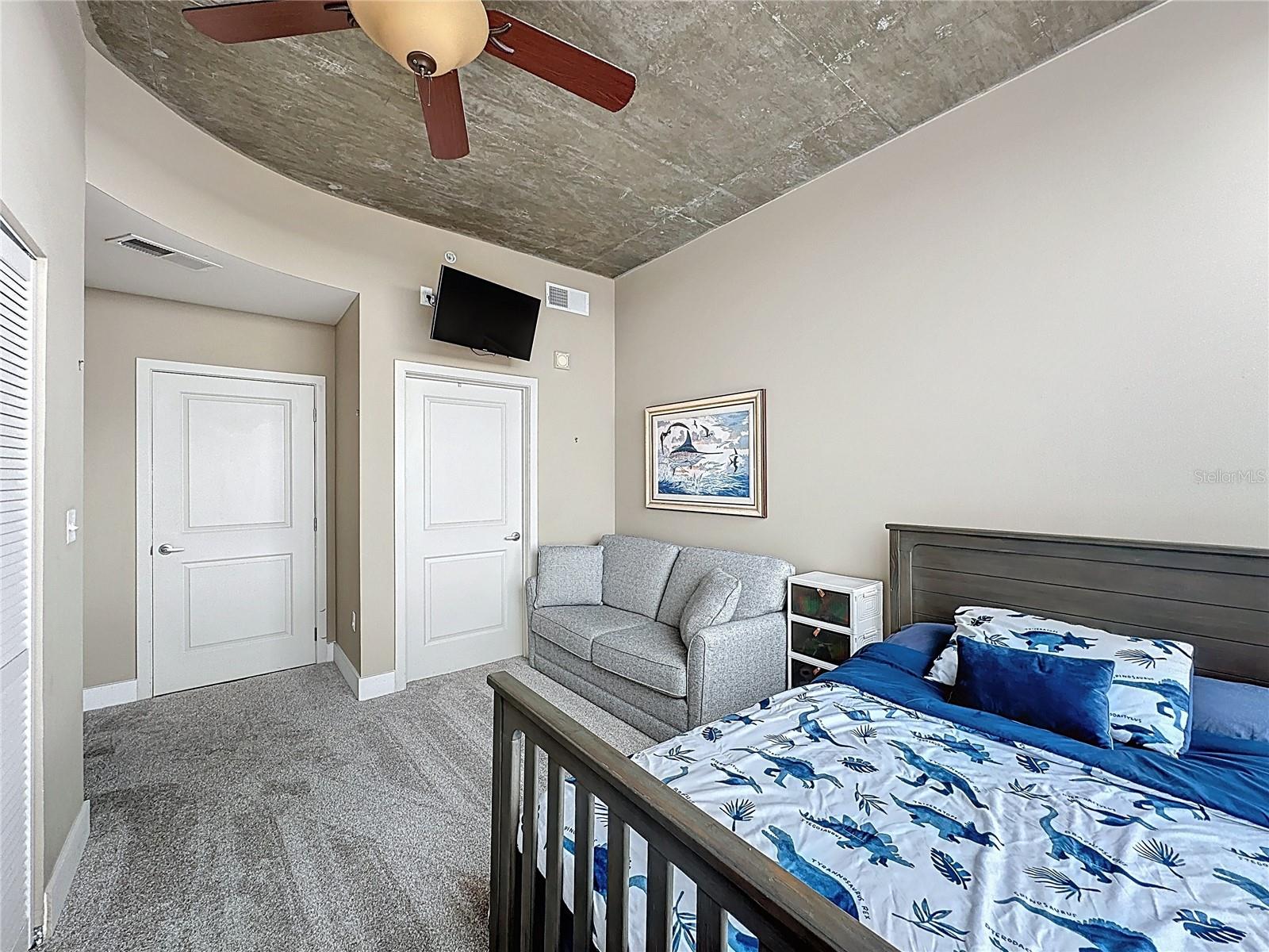 SOLAIRE/PLAZA CONDO - Residential