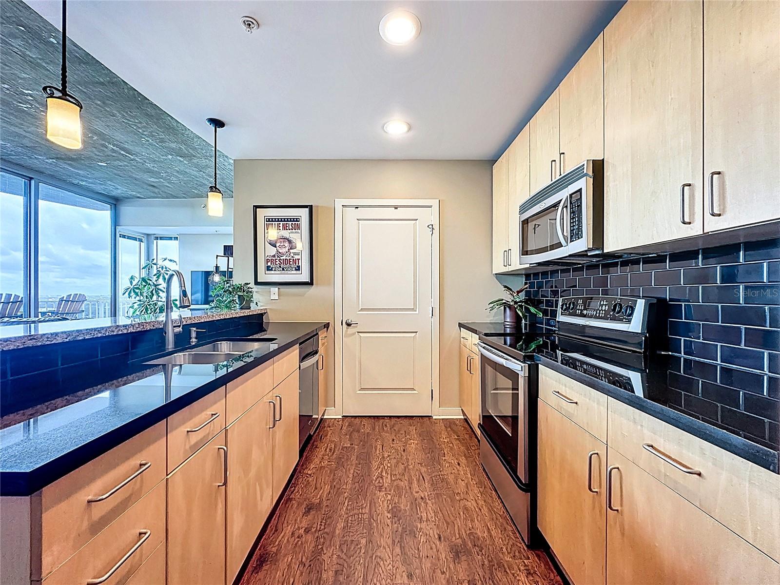 SOLAIRE/PLAZA CONDO - Residential