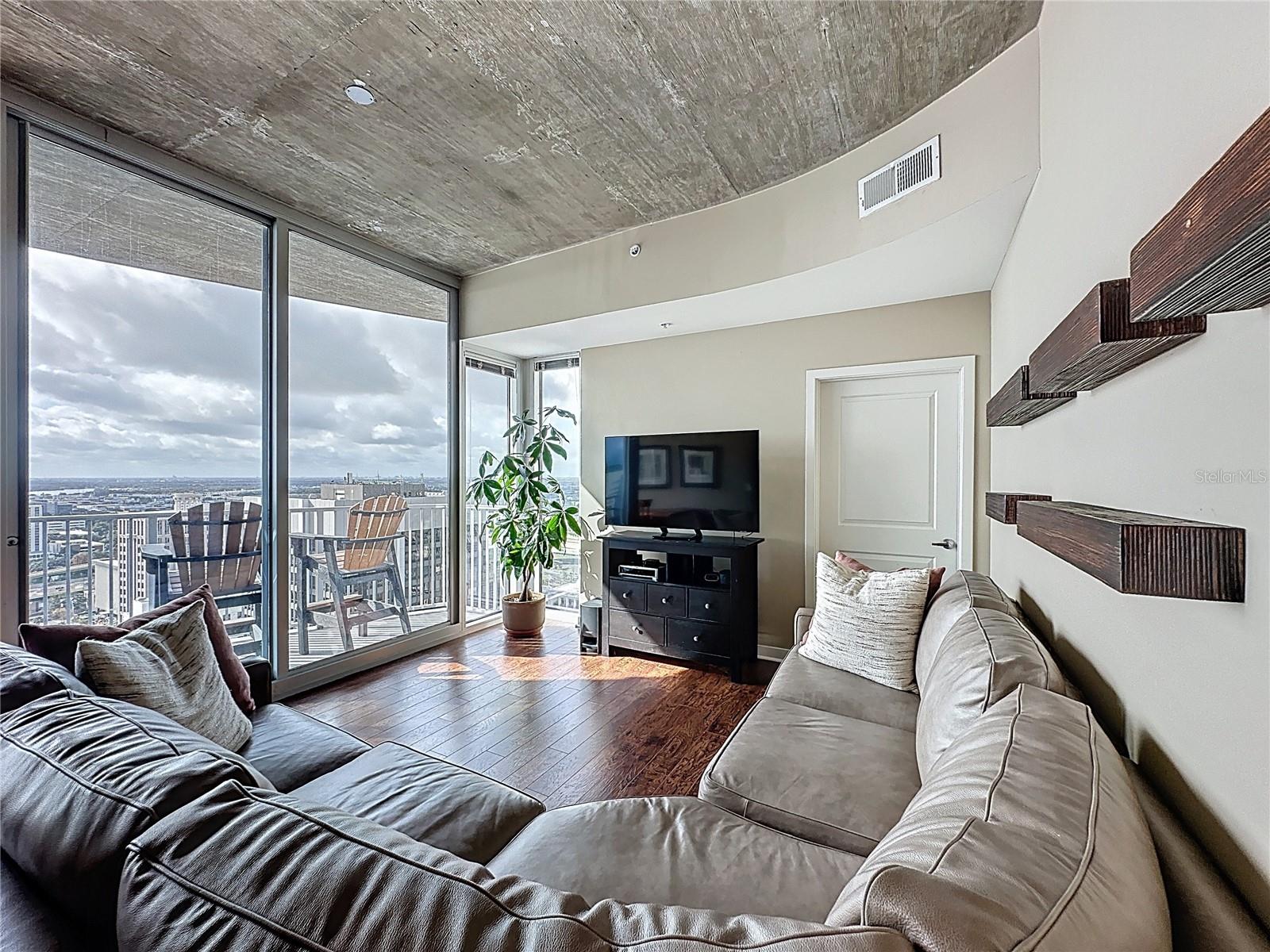 SOLAIRE/PLAZA CONDO - Residential