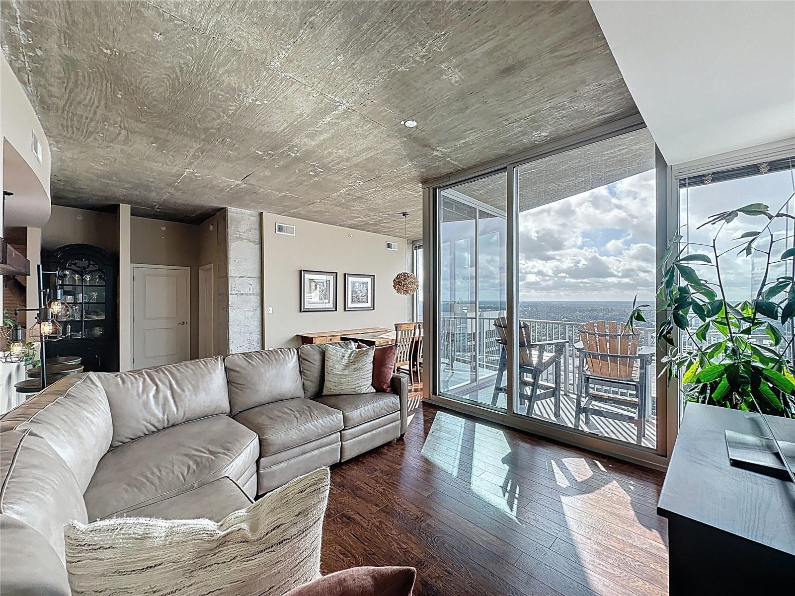 SOLAIRE/PLAZA CONDO - Residential