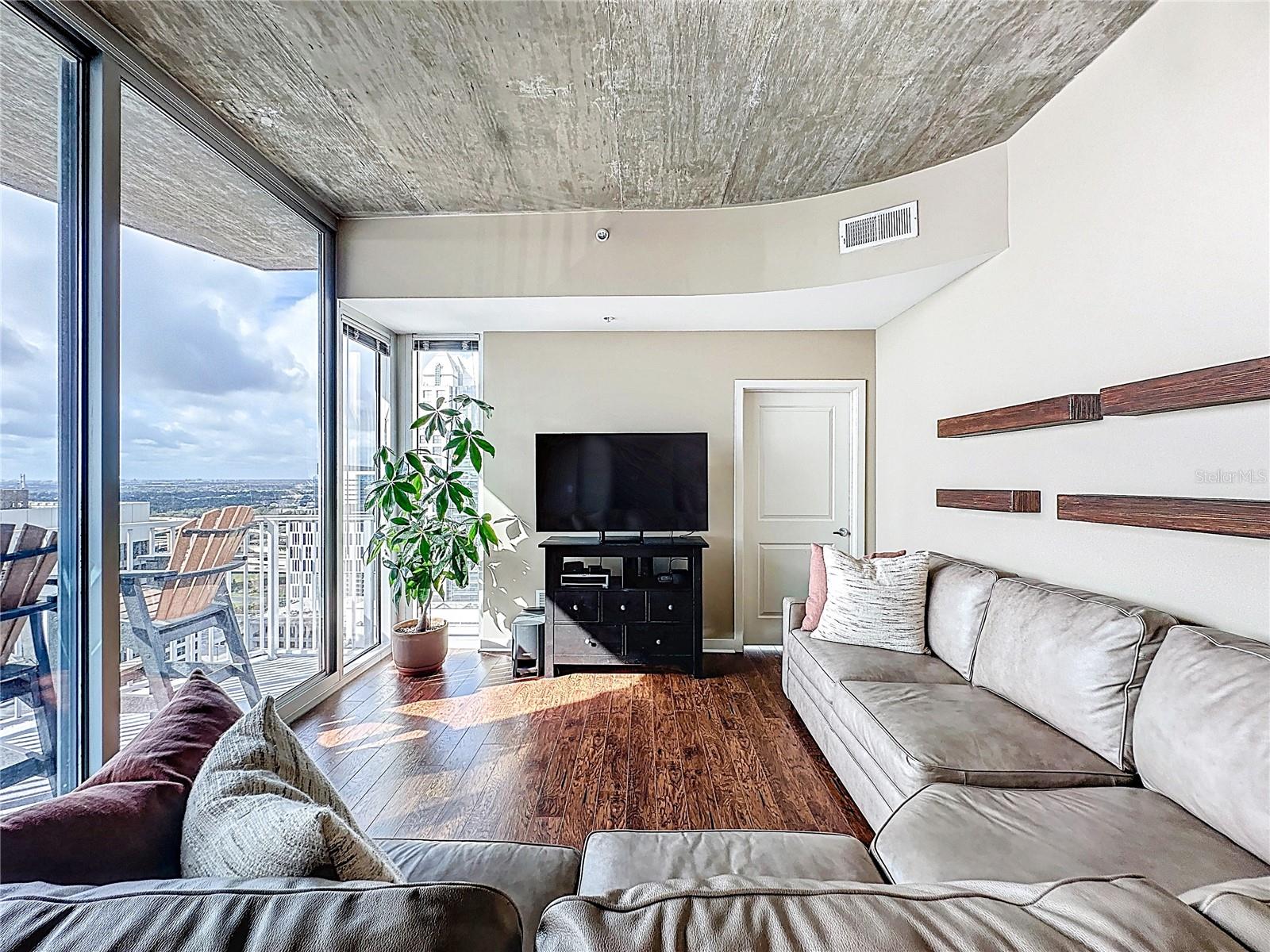 SOLAIRE/PLAZA CONDO - Residential