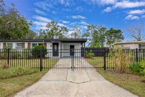 A home in LONGWOOD