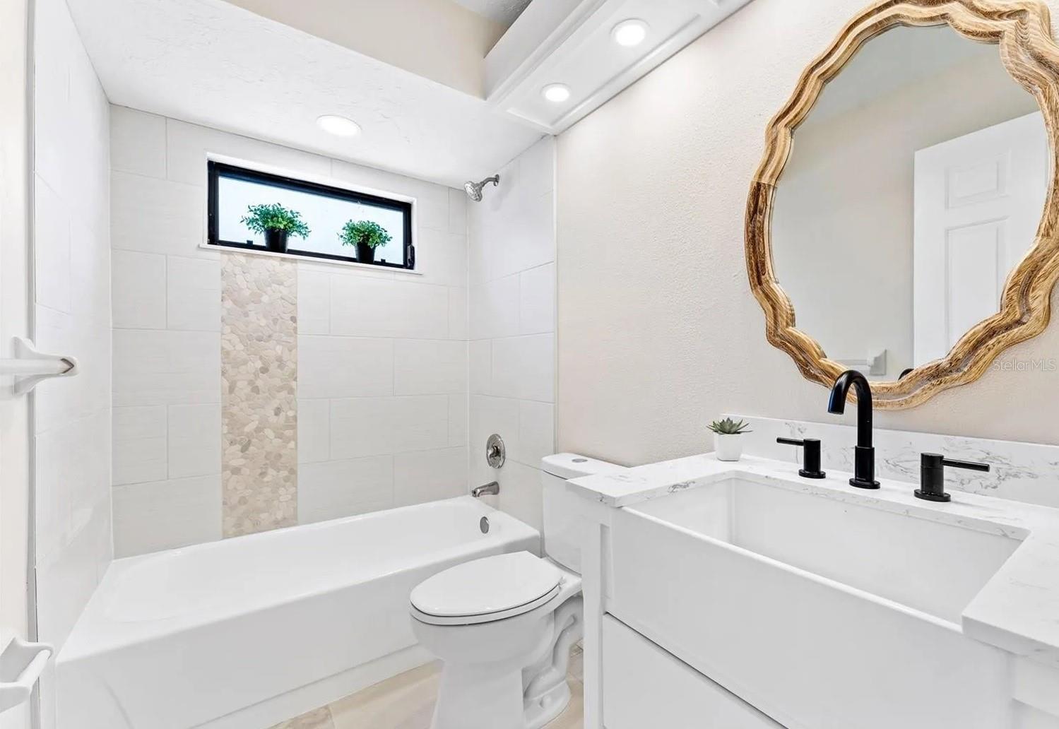 SUNSET ESTATES - Residential Lease