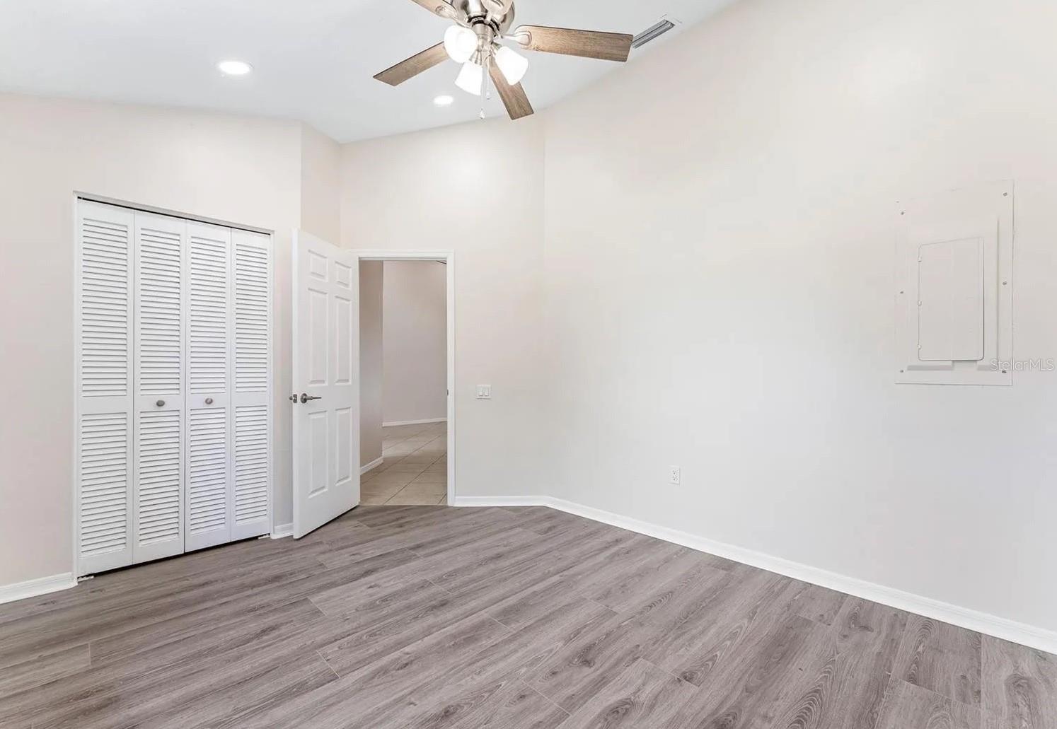 SUNSET ESTATES - Residential Lease