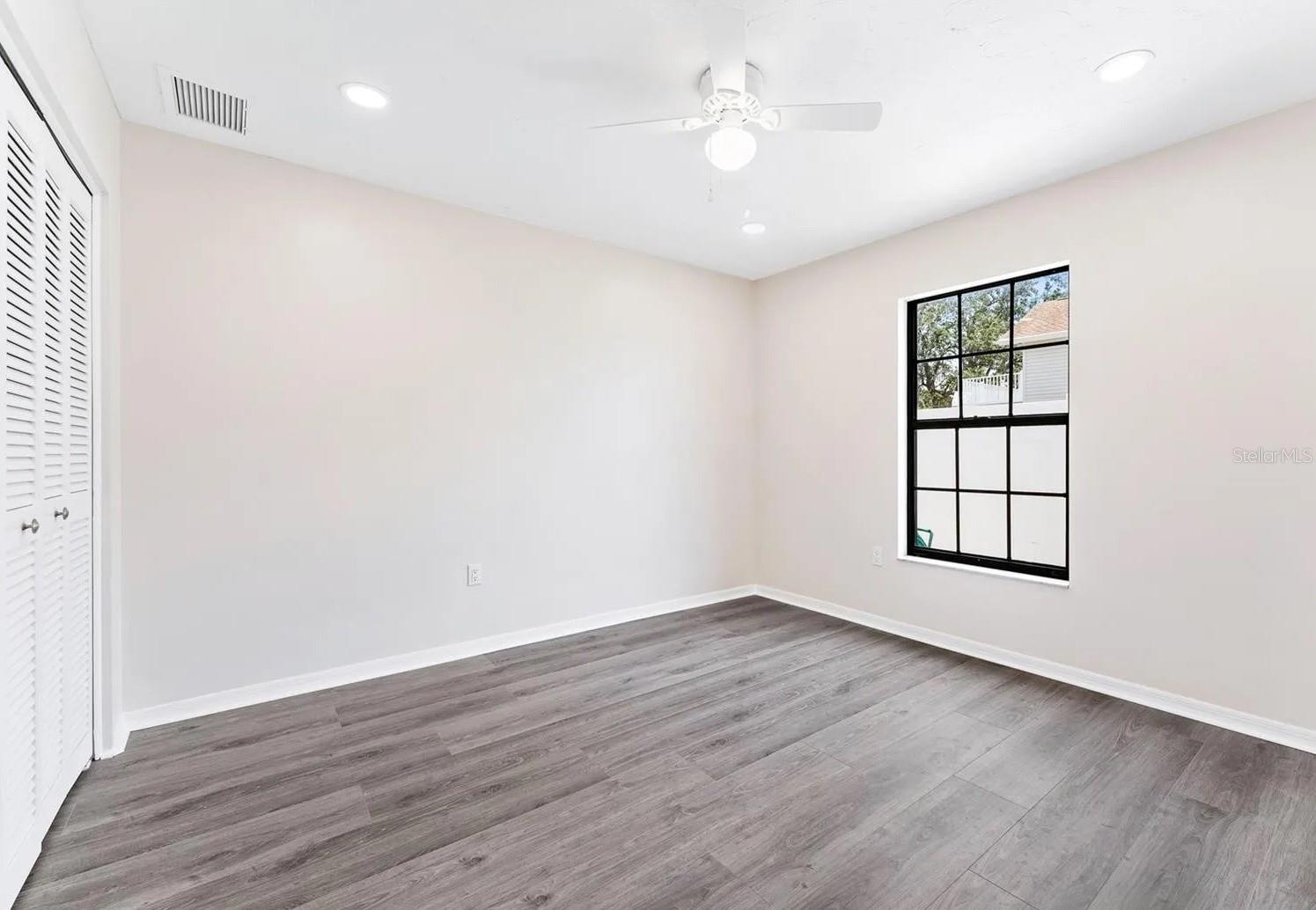 SUNSET ESTATES - Residential Lease