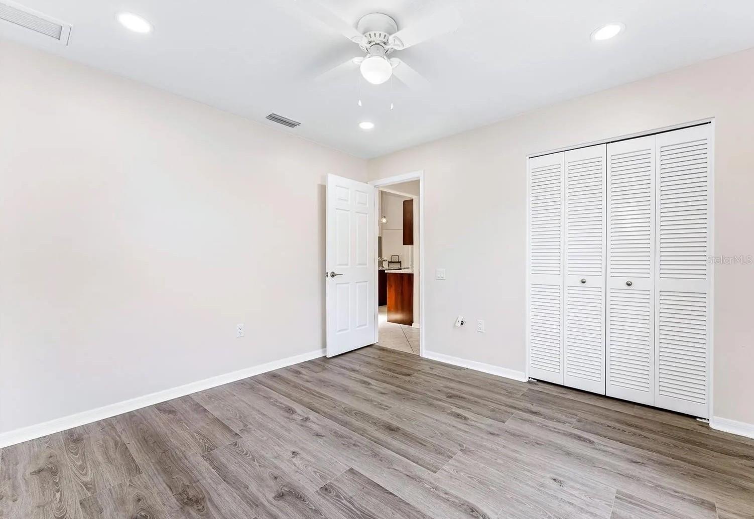 SUNSET ESTATES - Residential Lease