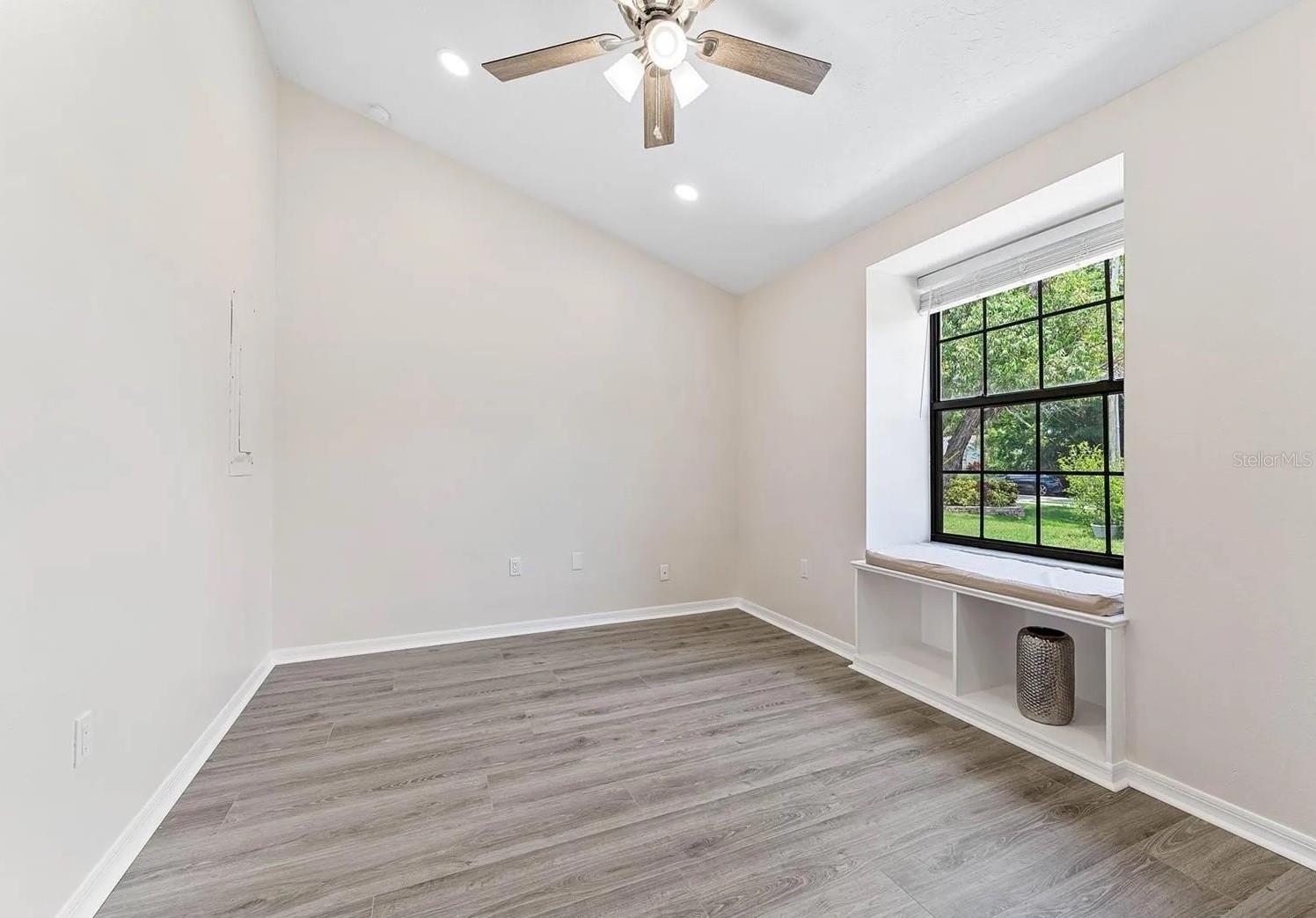 SUNSET ESTATES - Residential Lease