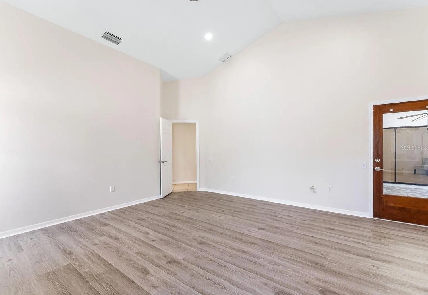 SUNSET ESTATES - Residential Lease