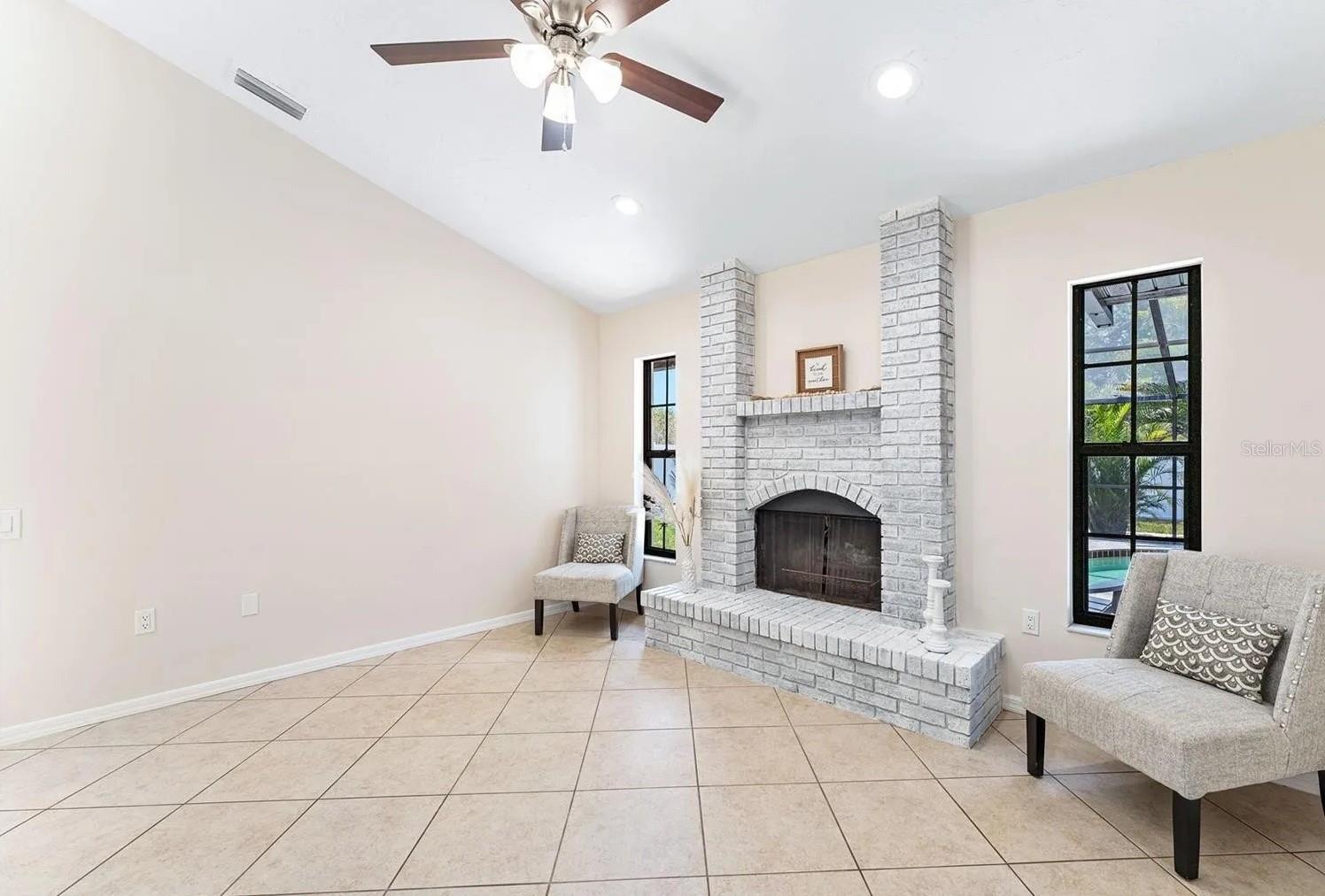 SUNSET ESTATES - Residential Lease