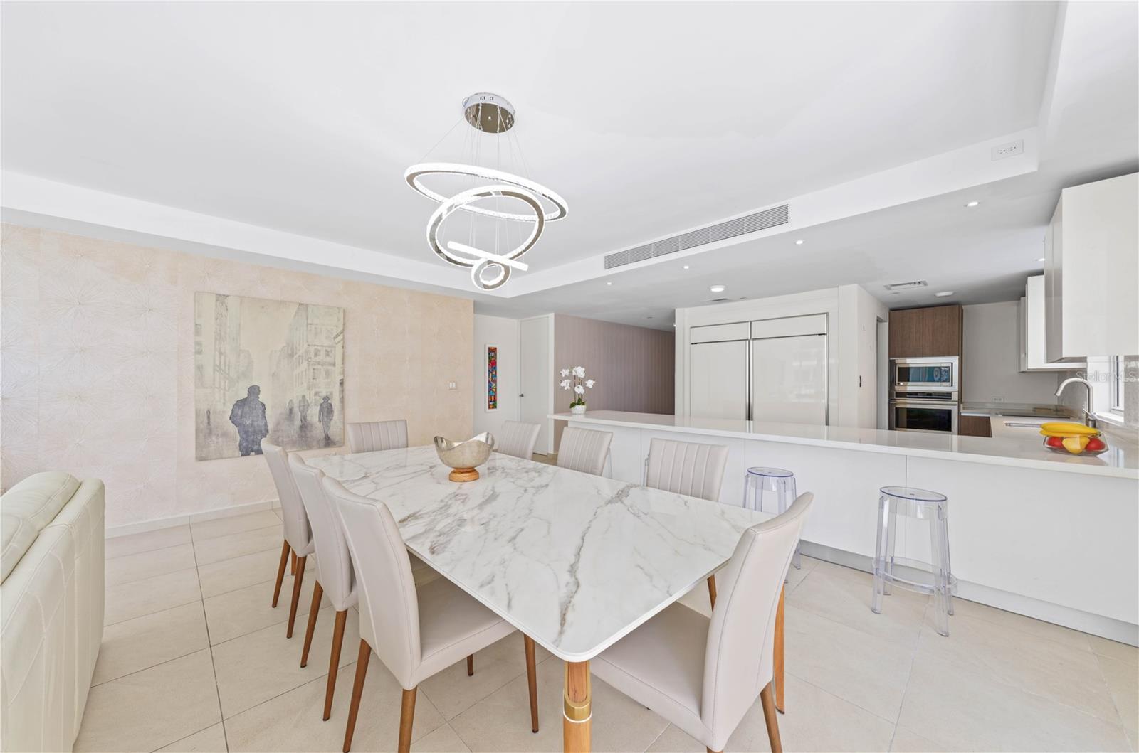 25 MUNOZ AVENUE 601