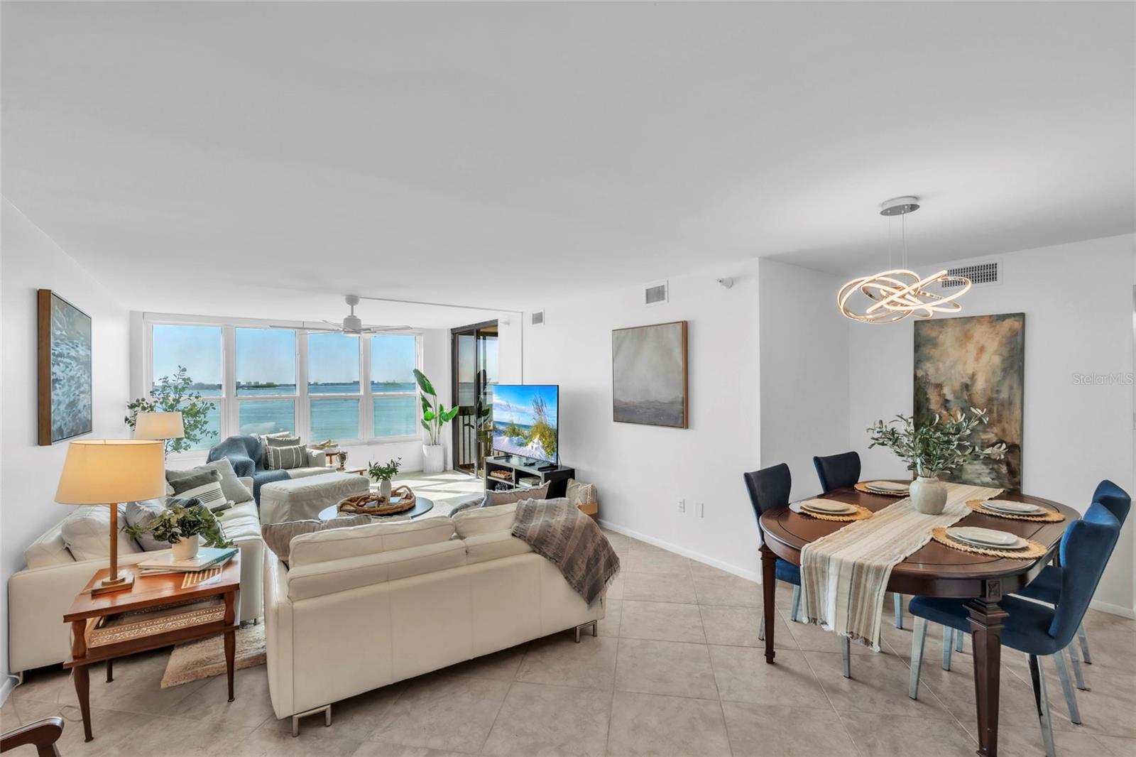 11 SUNSET DRIVE 601