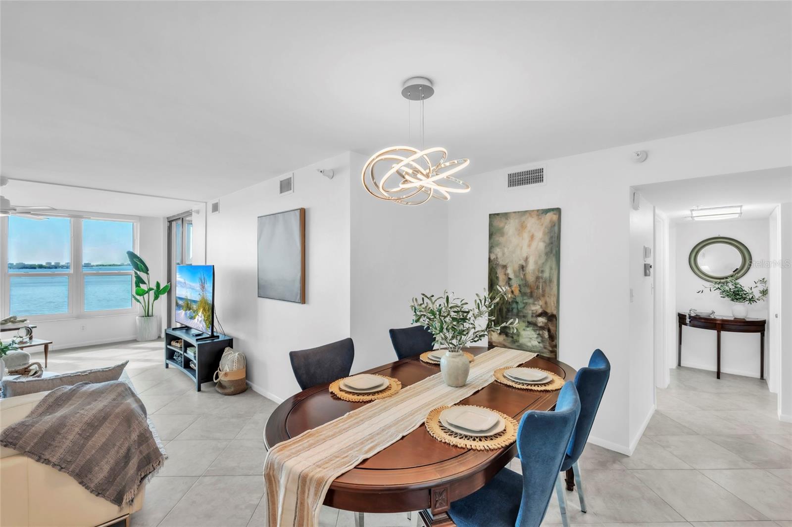 11 SUNSET DRIVE 601