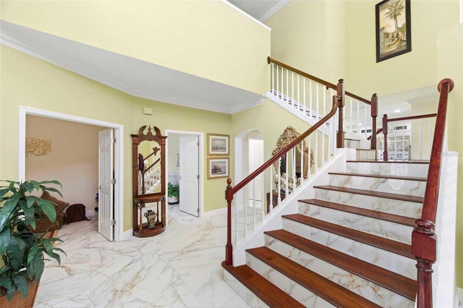 9207 MEADOW LANE COURT