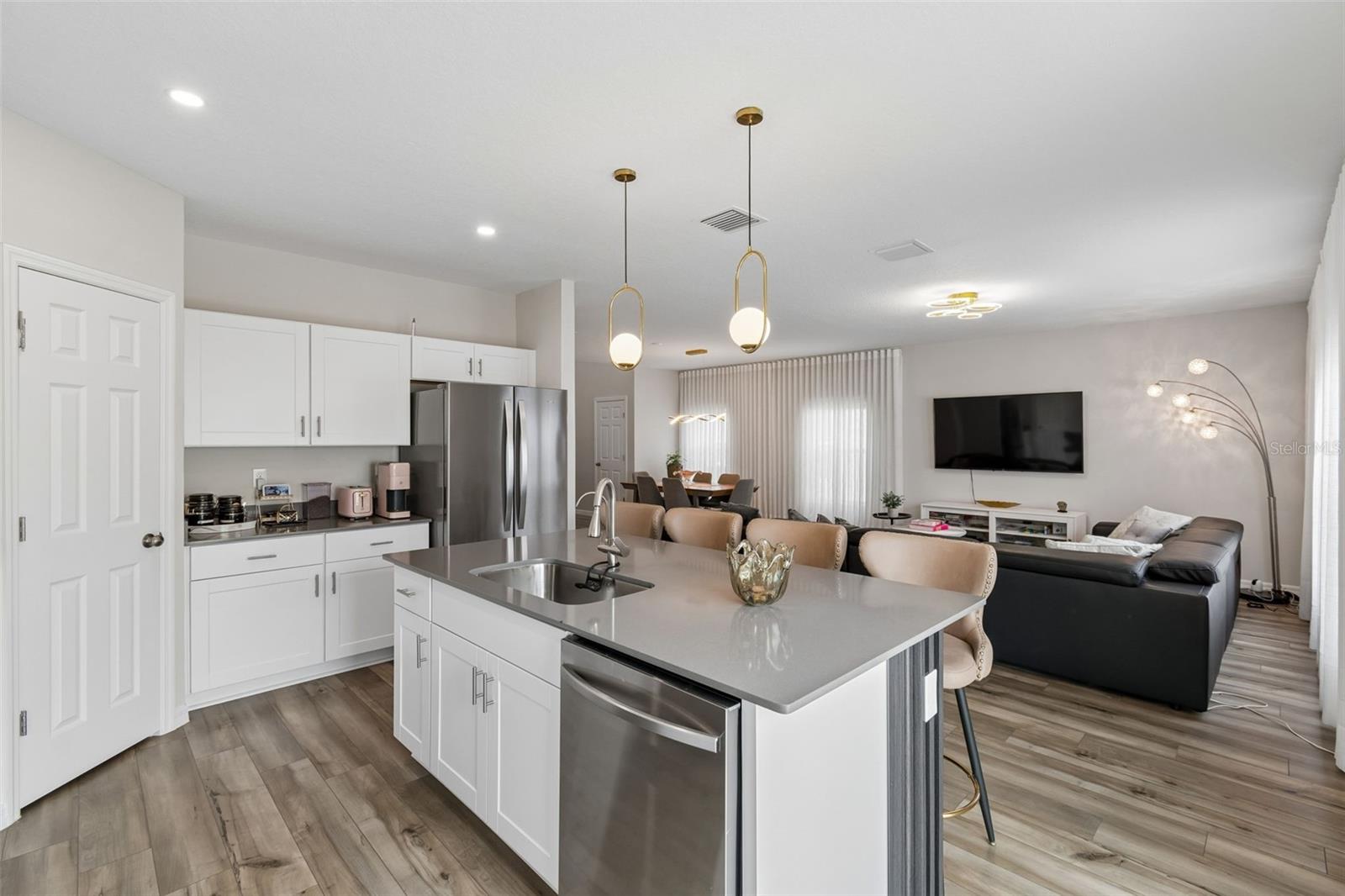 SCENIC TERRACE SOUTH PH 1 - Residential