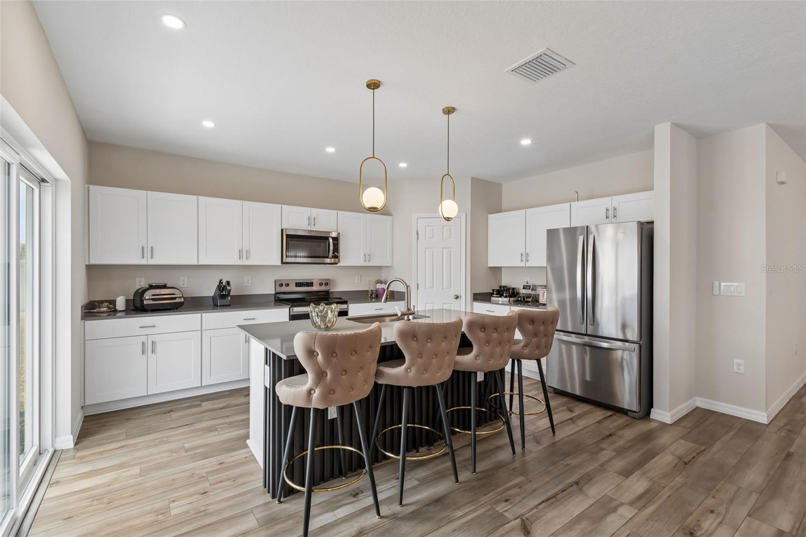 SCENIC TERRACE SOUTH PH 1 - Residential