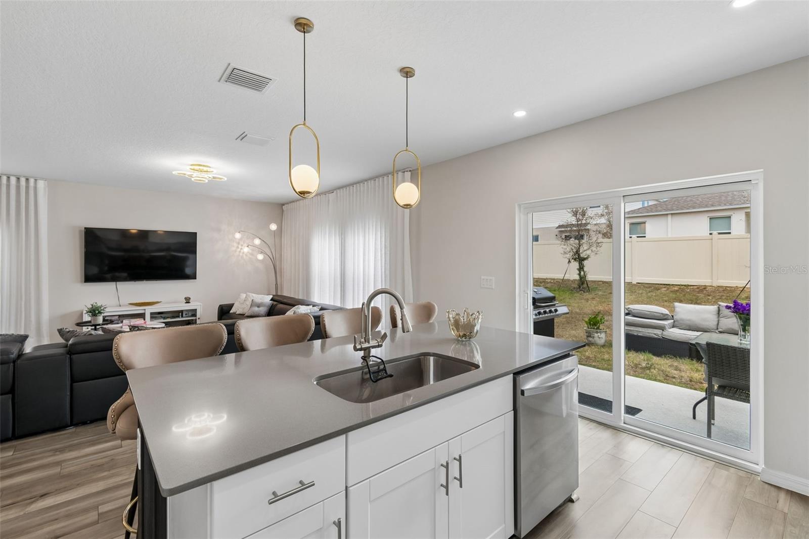 SCENIC TERRACE SOUTH PH 1 - Residential