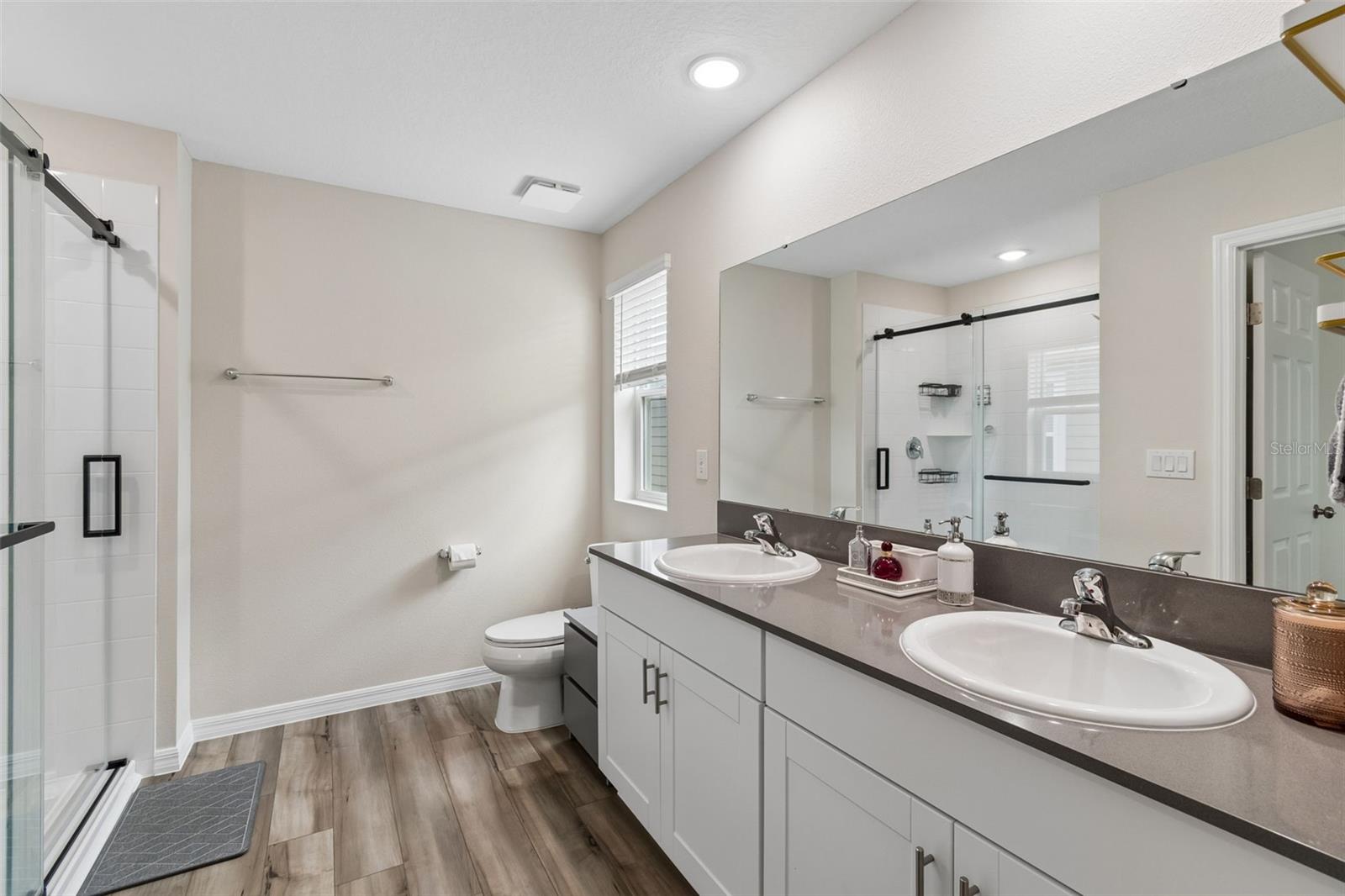 SCENIC TERRACE SOUTH PH 1 - Residential