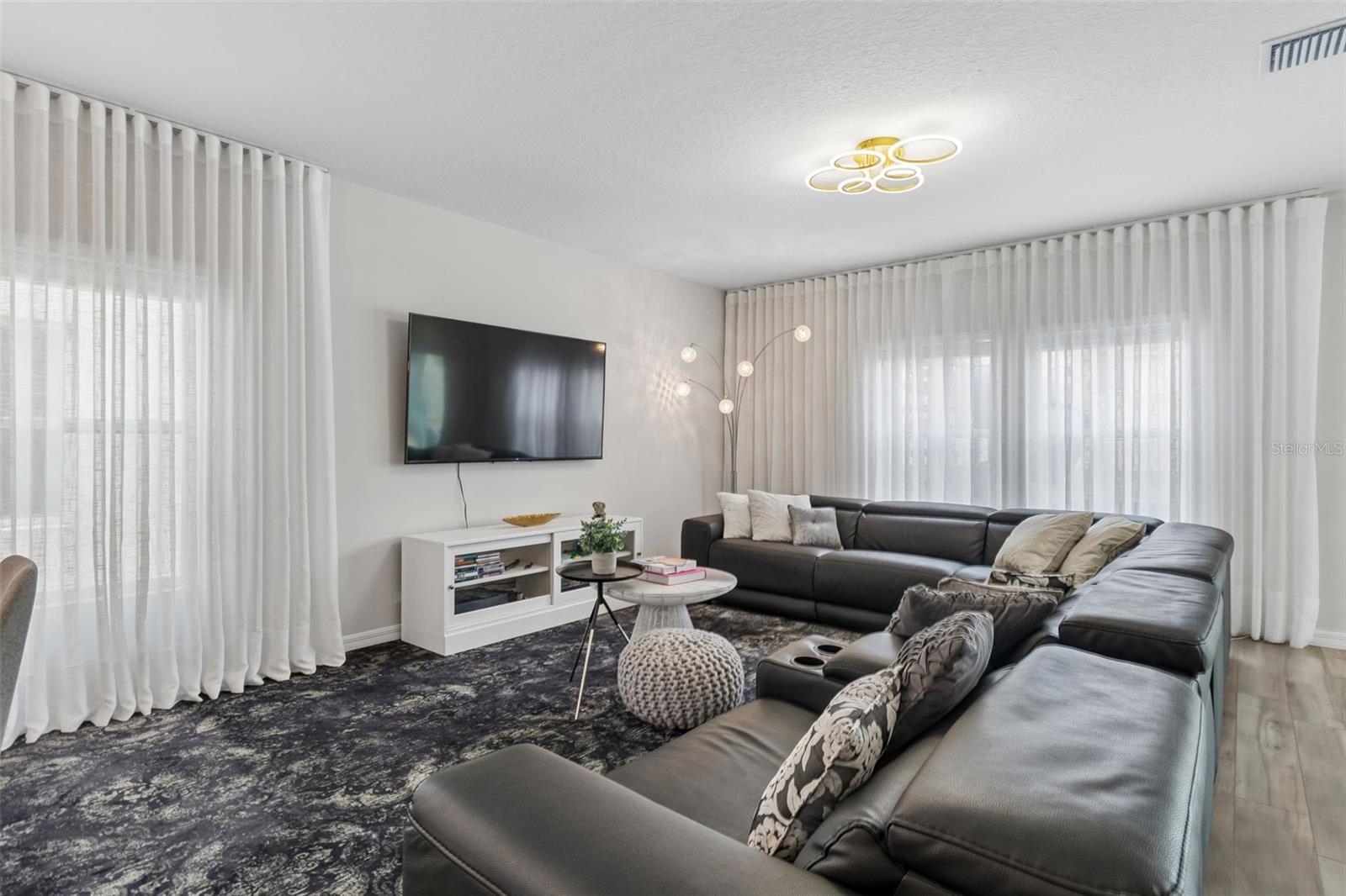 SCENIC TERRACE SOUTH PH 1 - Residential