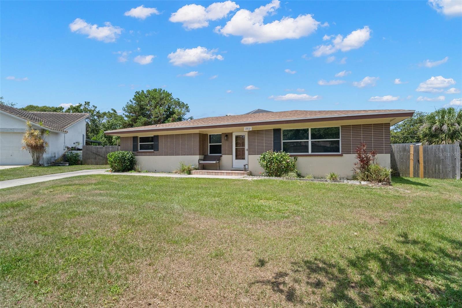 1542 PICARDY CIRCLE
