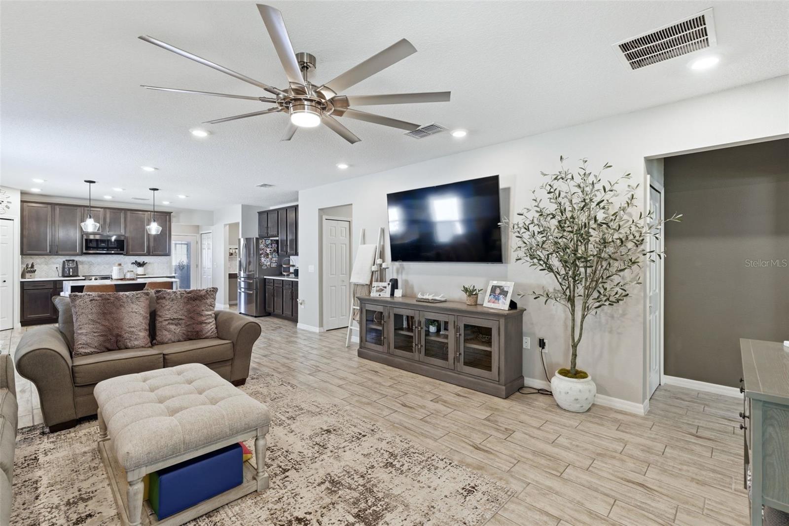 MALLORY SQUARE-PH 2 - Residential