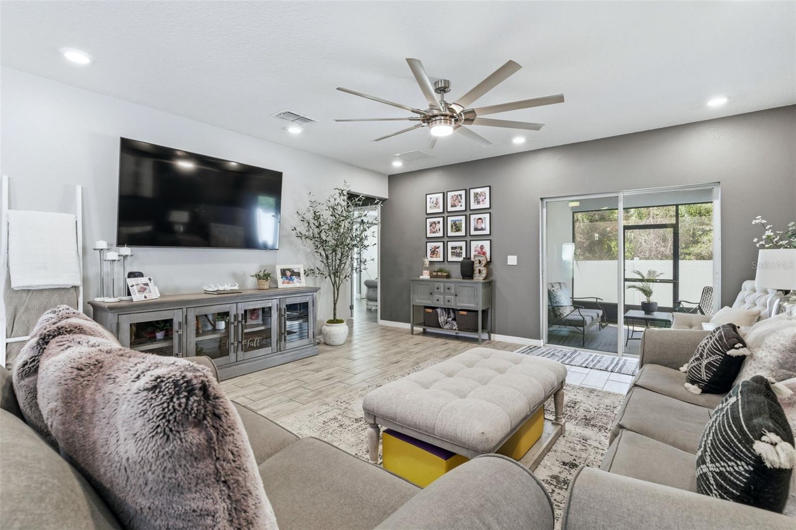 MALLORY SQUARE-PH 2 - Residential