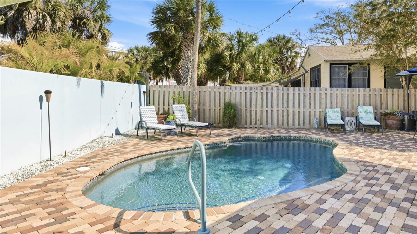 HIGH POINT CIRCLE - Residential