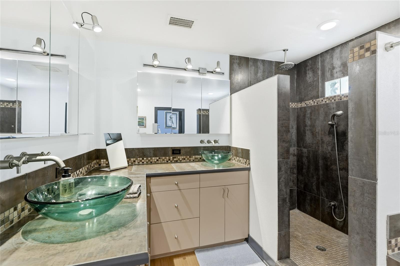 HIGH POINT CIRCLE - Residential