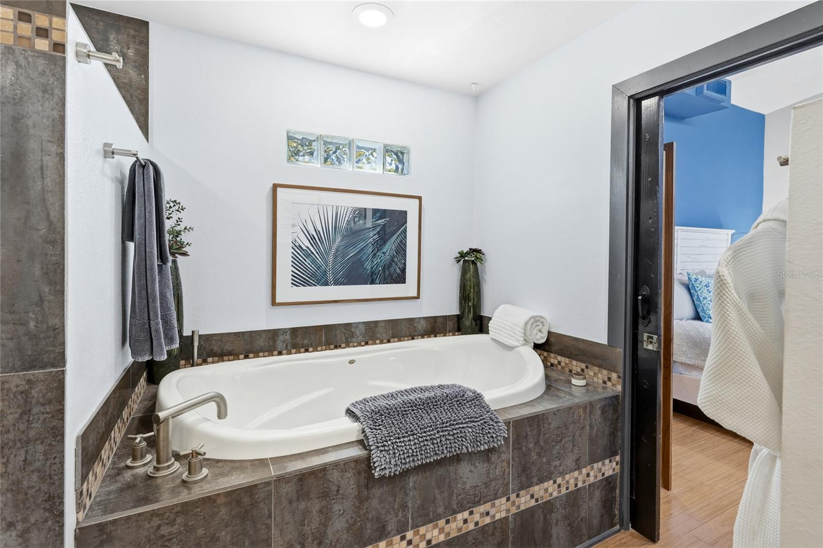 HIGH POINT CIRCLE - Residential