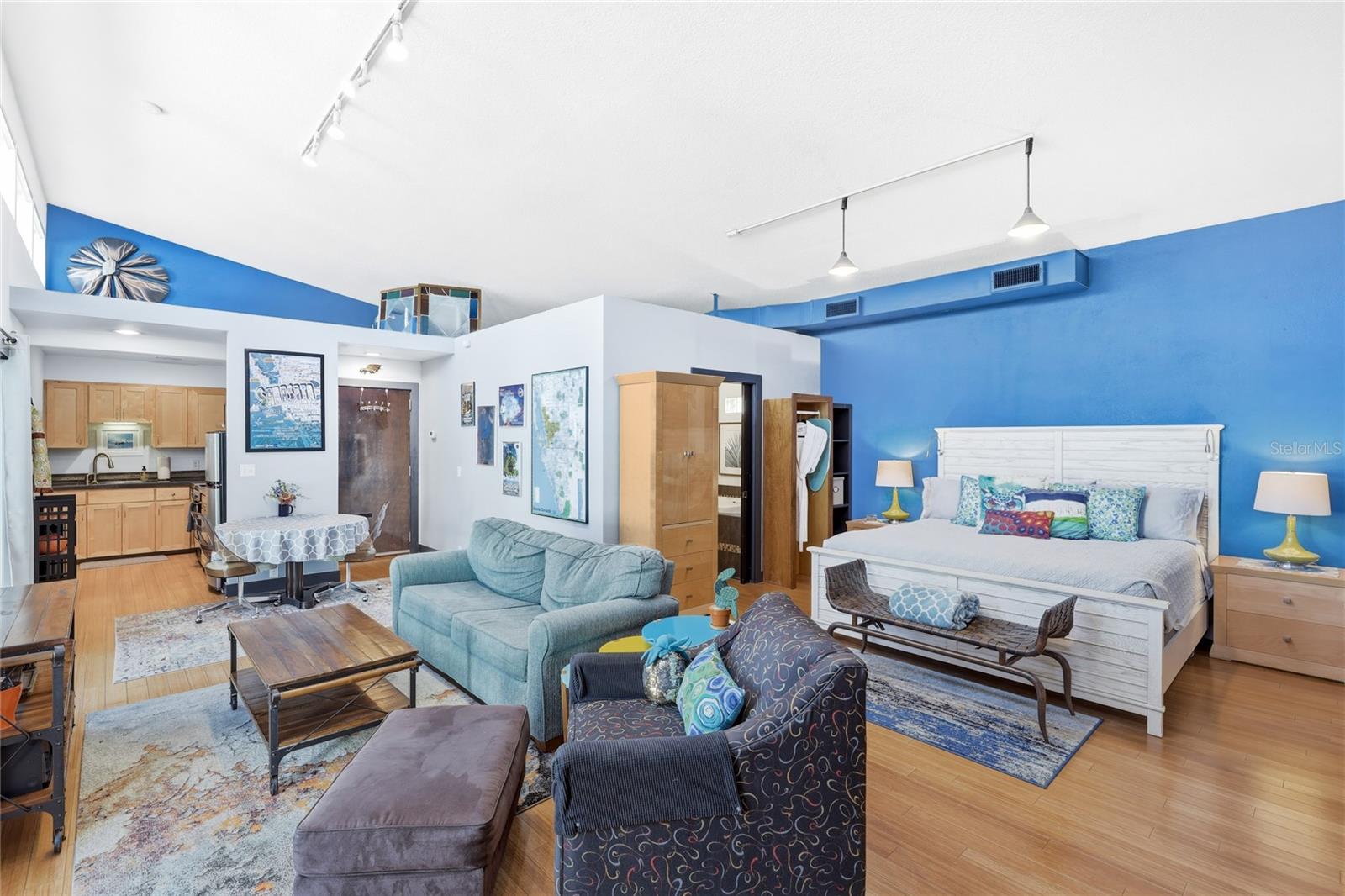 HIGH POINT CIRCLE - Residential