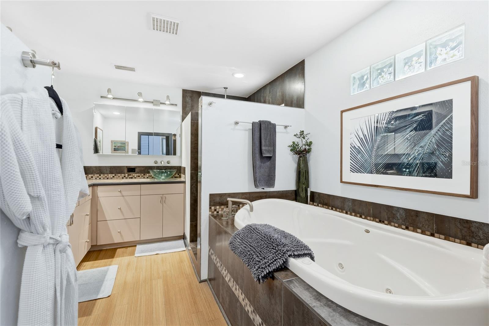 HIGH POINT CIRCLE - Residential