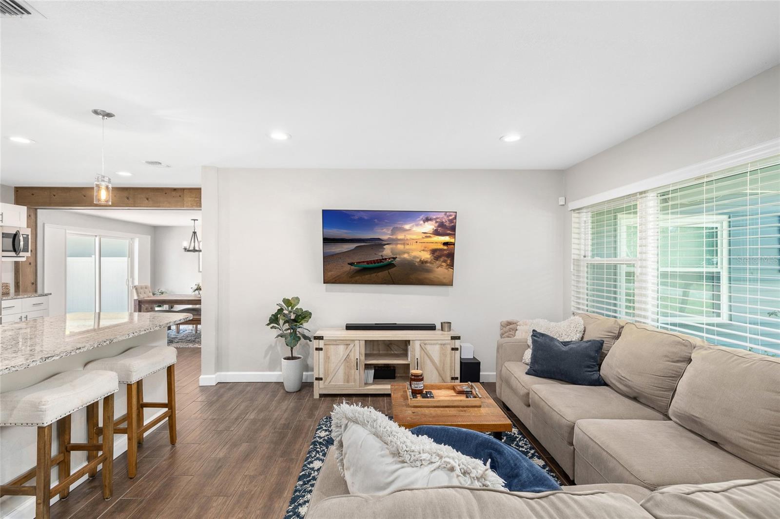 4105 W FAIR OAKS AVENUE