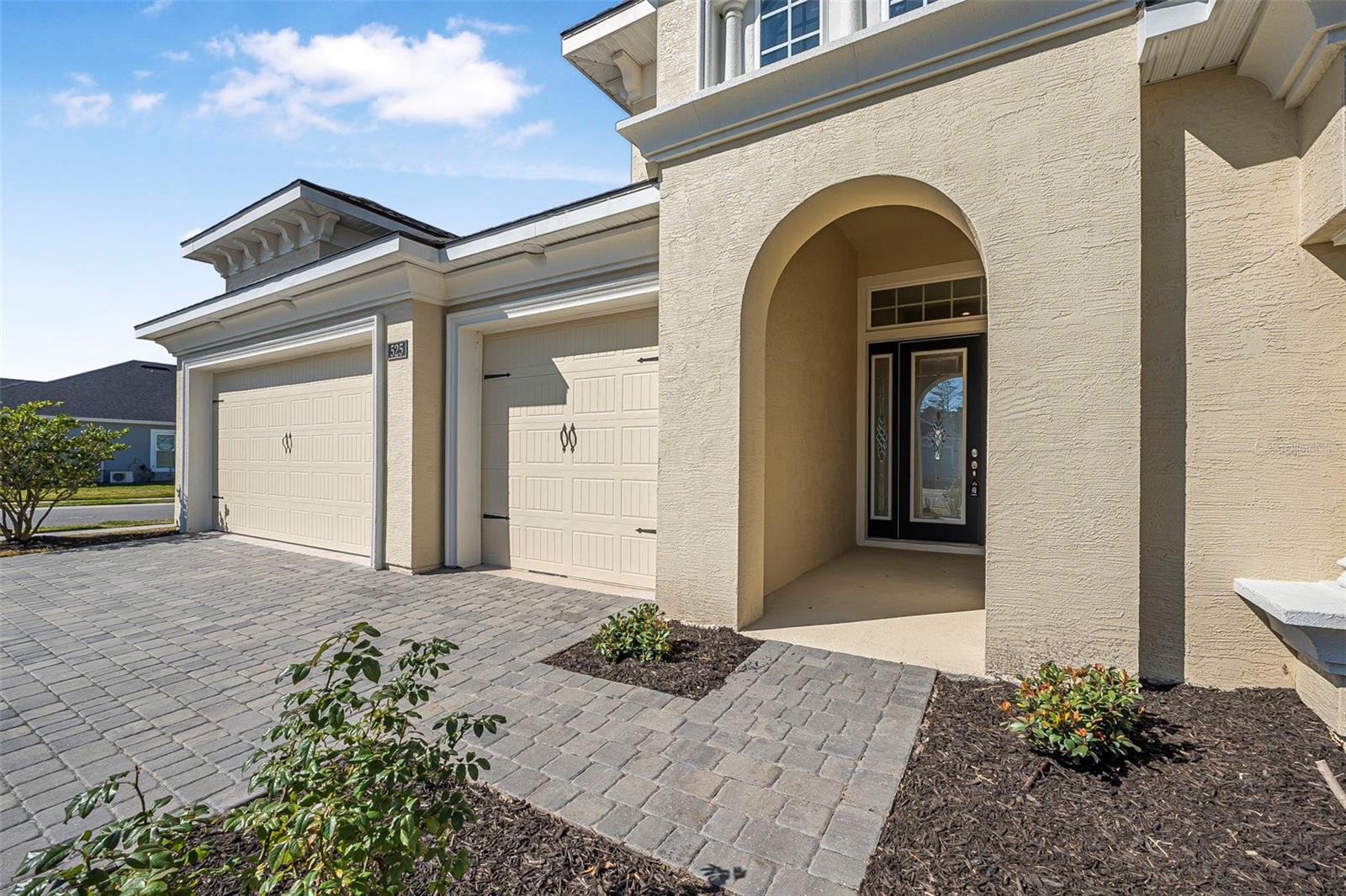 525 MOSAIC BOULEVARD