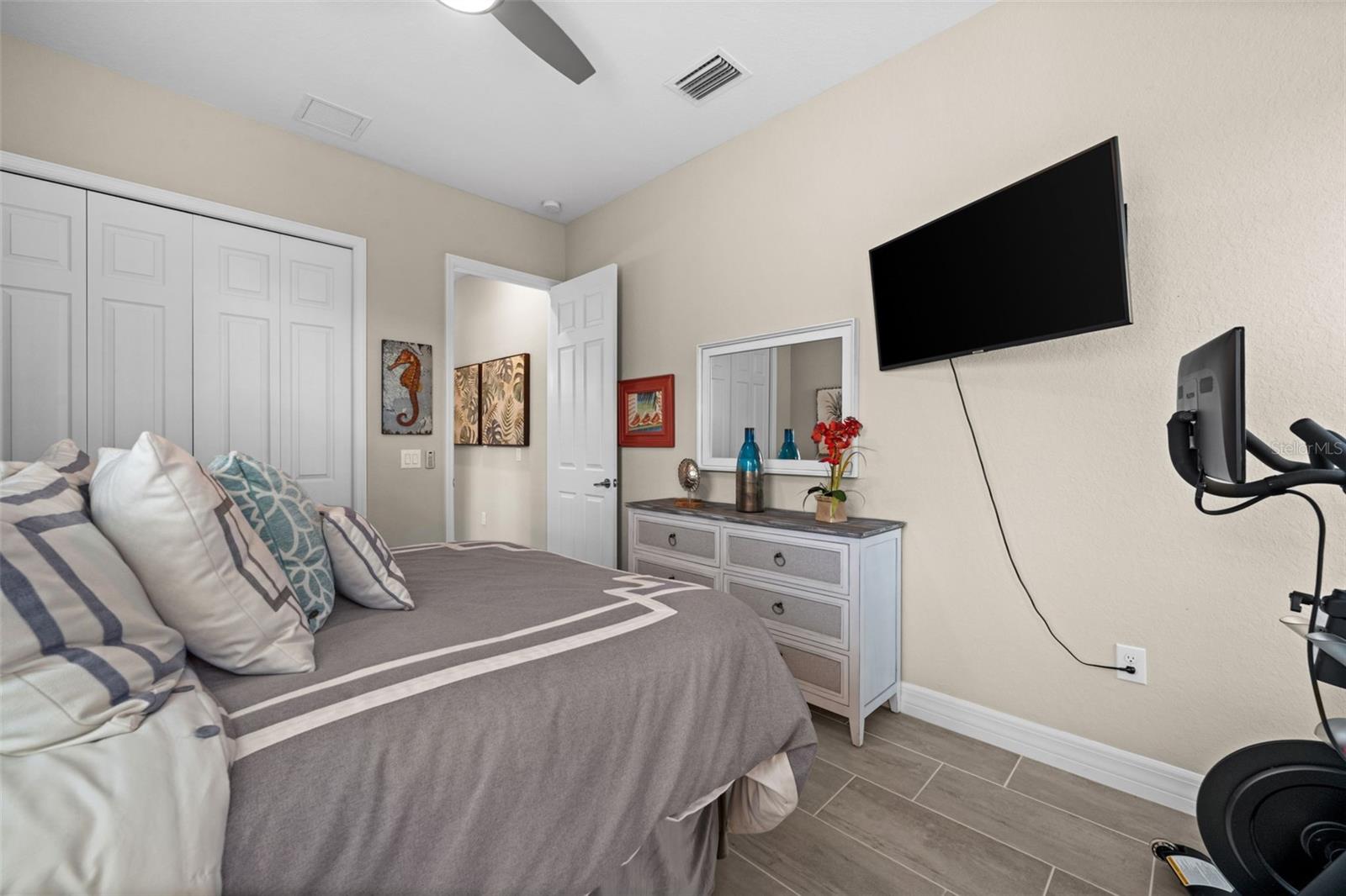 HARBOR WEST - Residential