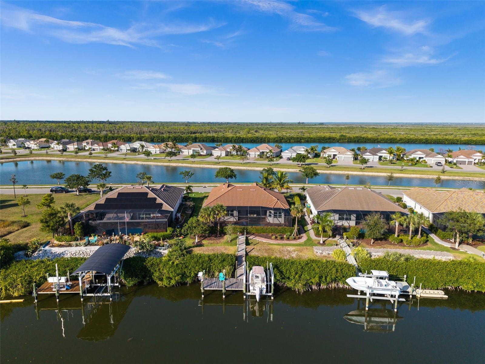 HARBOR WEST - Residential