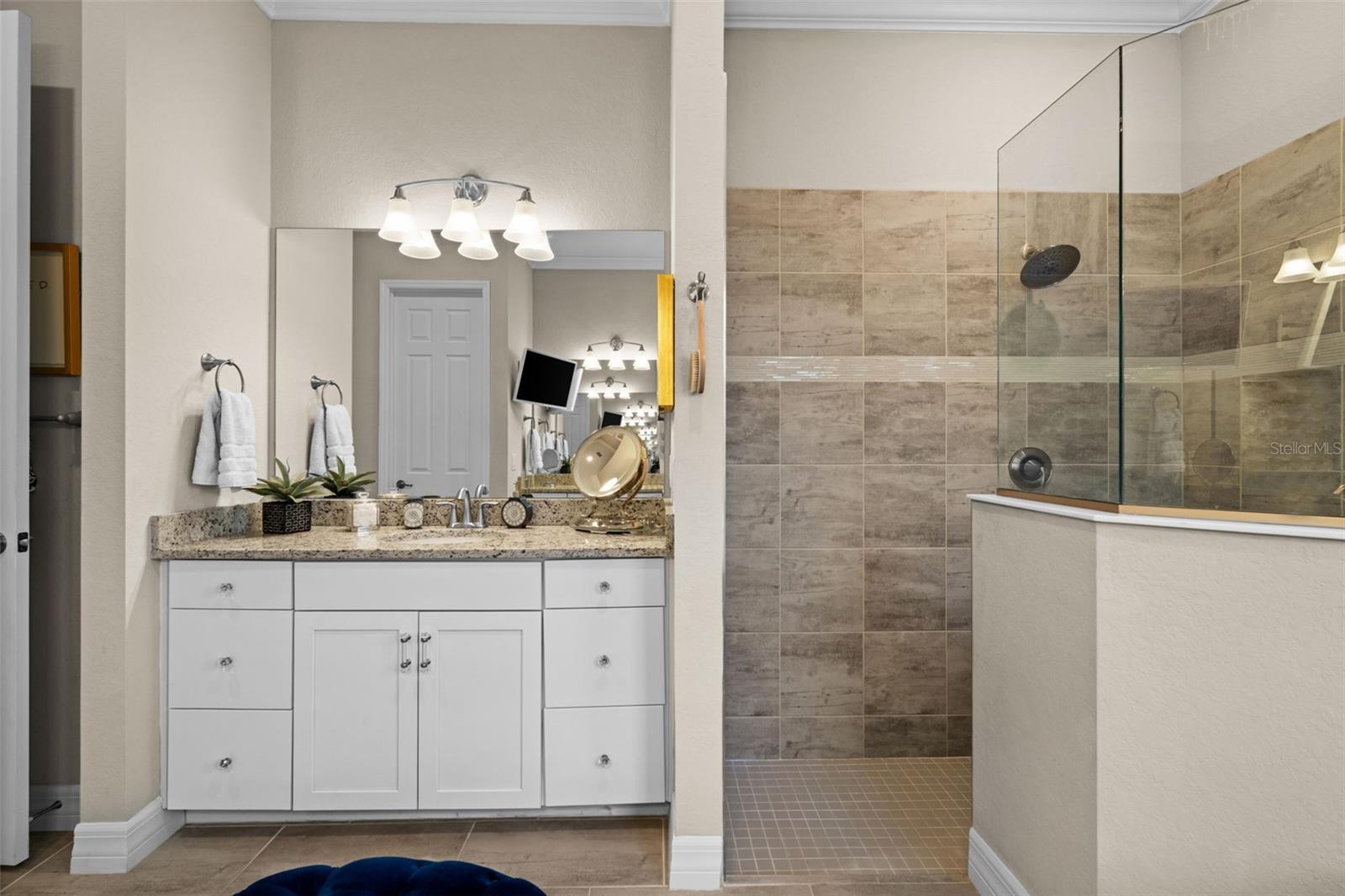 HARBOR WEST - Residential