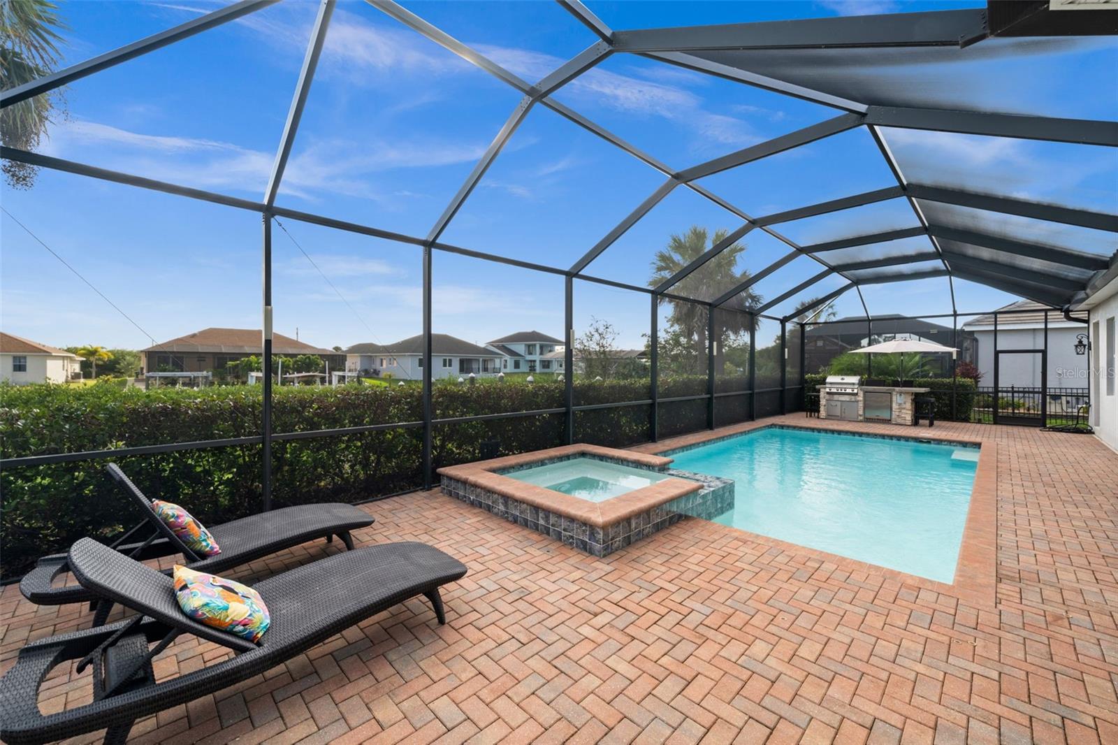 HARBOR WEST - Residential