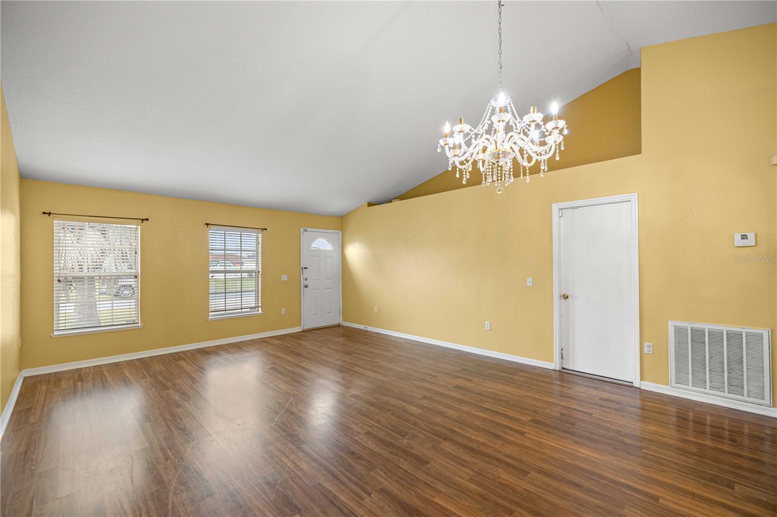 MARION OAKS UN 01 - Residential