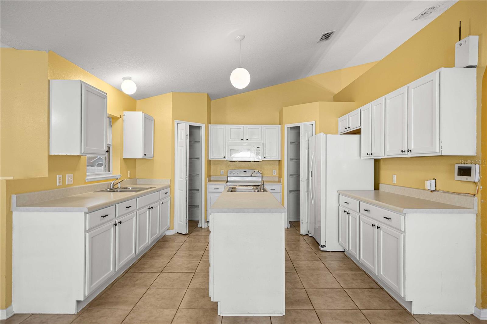 MARION OAKS UN 01 - Residential