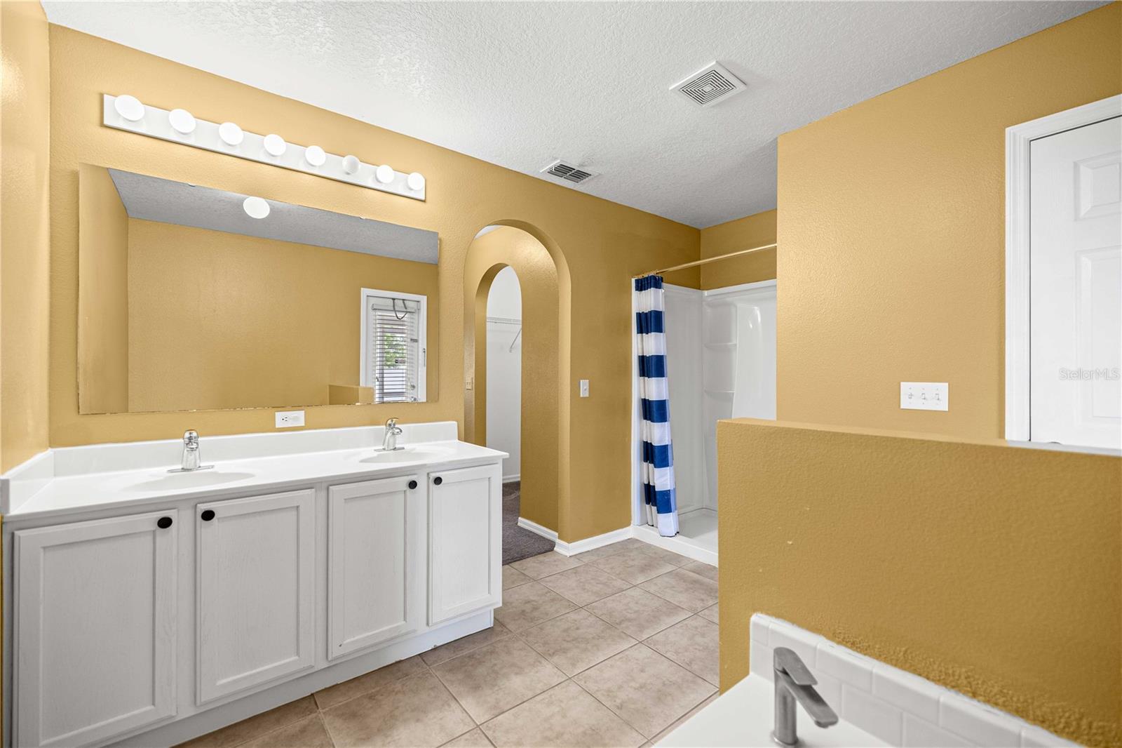 MARION OAKS UN 01 - Residential