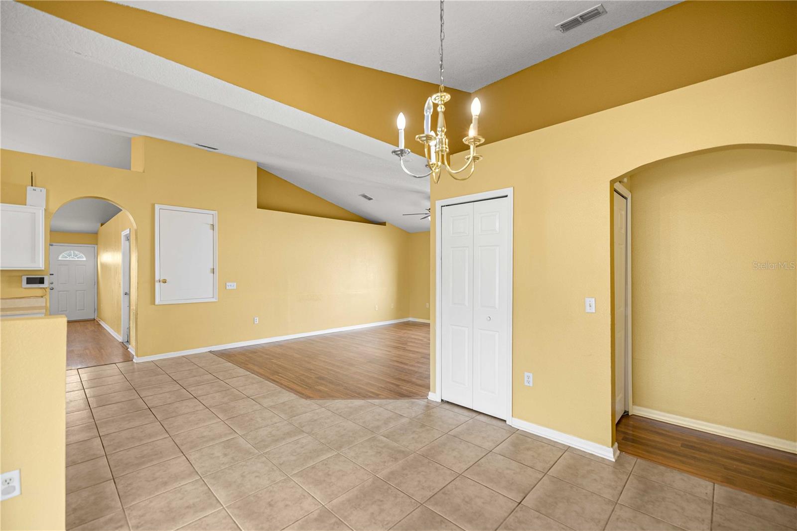 MARION OAKS UN 01 - Residential