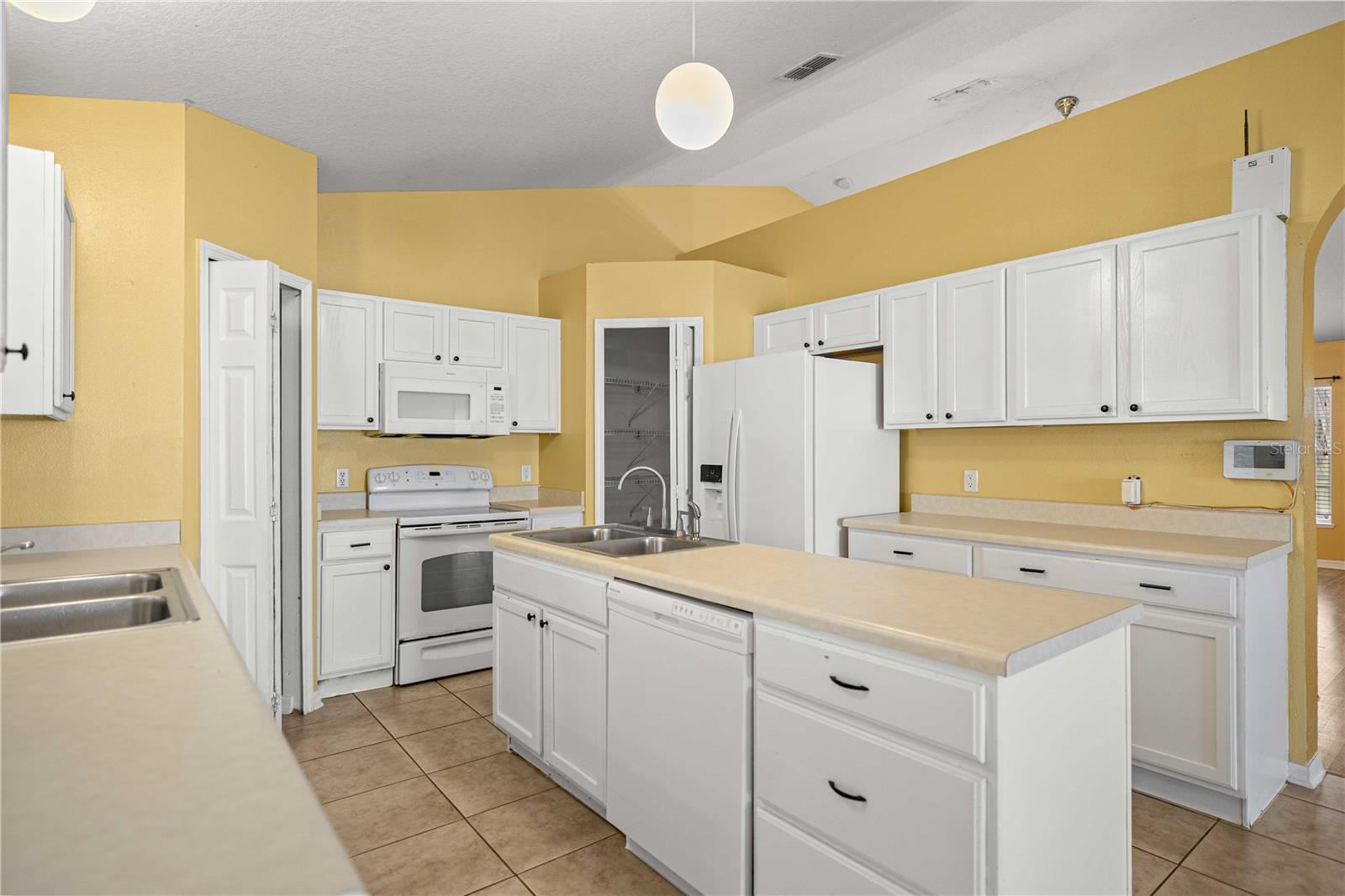 MARION OAKS UN 01 - Residential