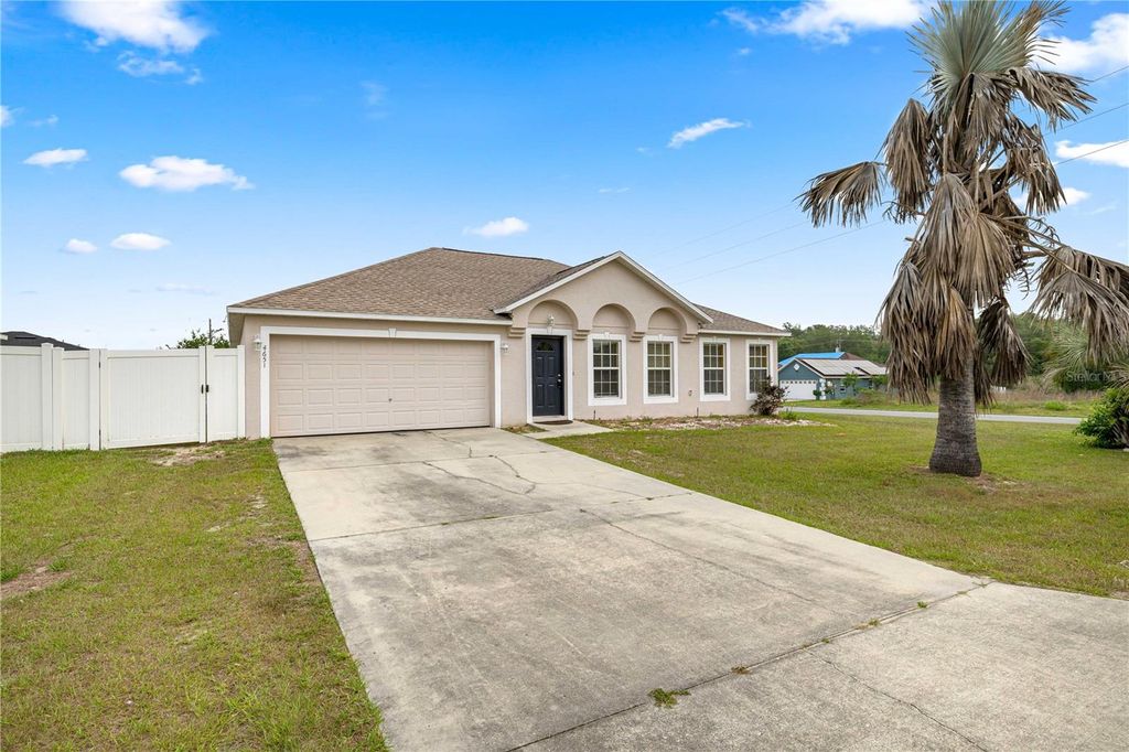 Photo of 4651 SW 136th Place, Ocala, FL 34473 (MLS # OM723633)
