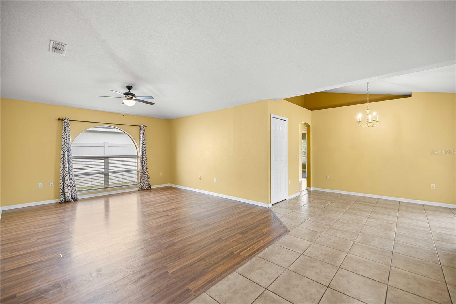 MARION OAKS UN 01 - Residential