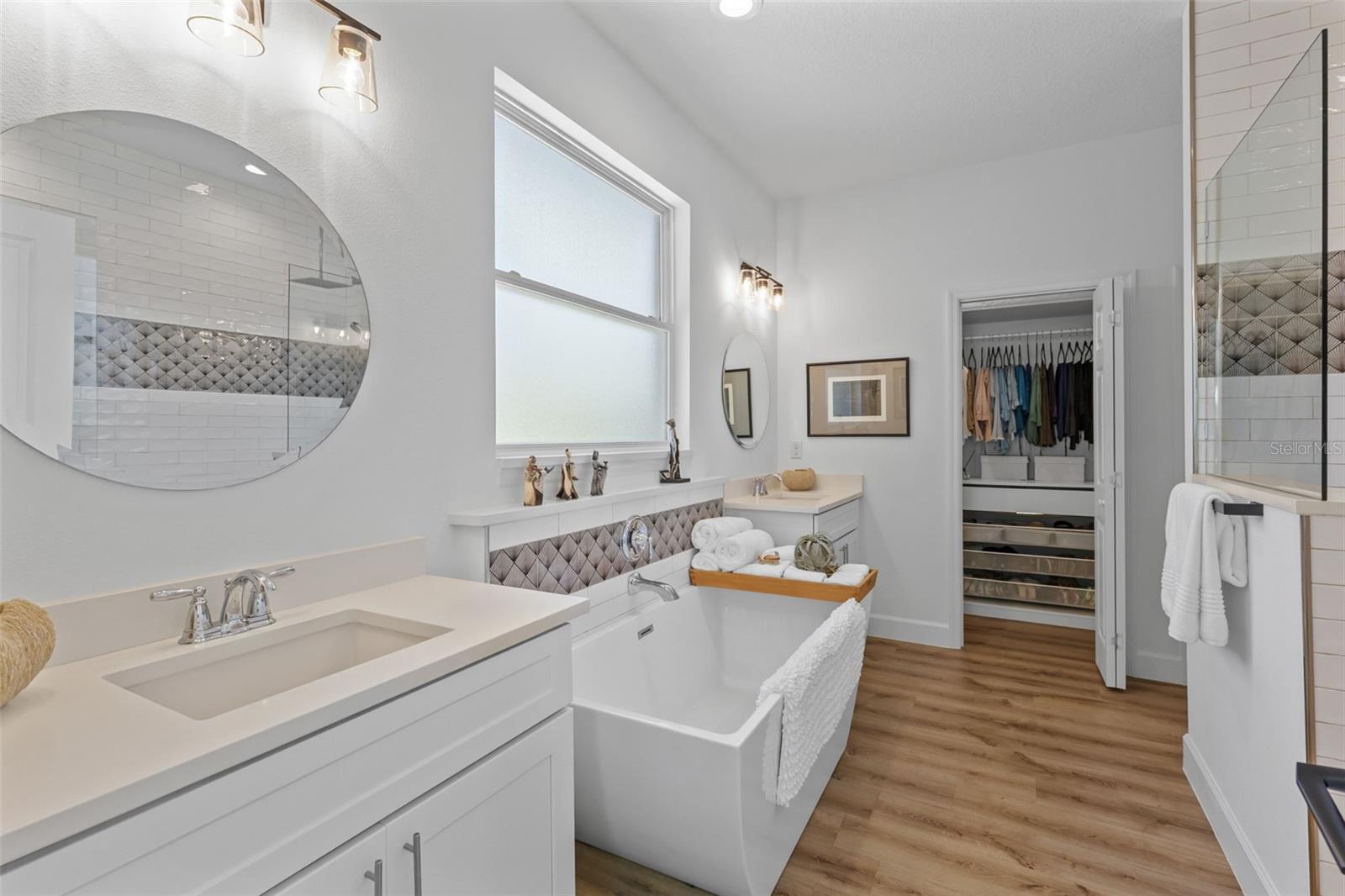 HARBAR OAKS - Residential