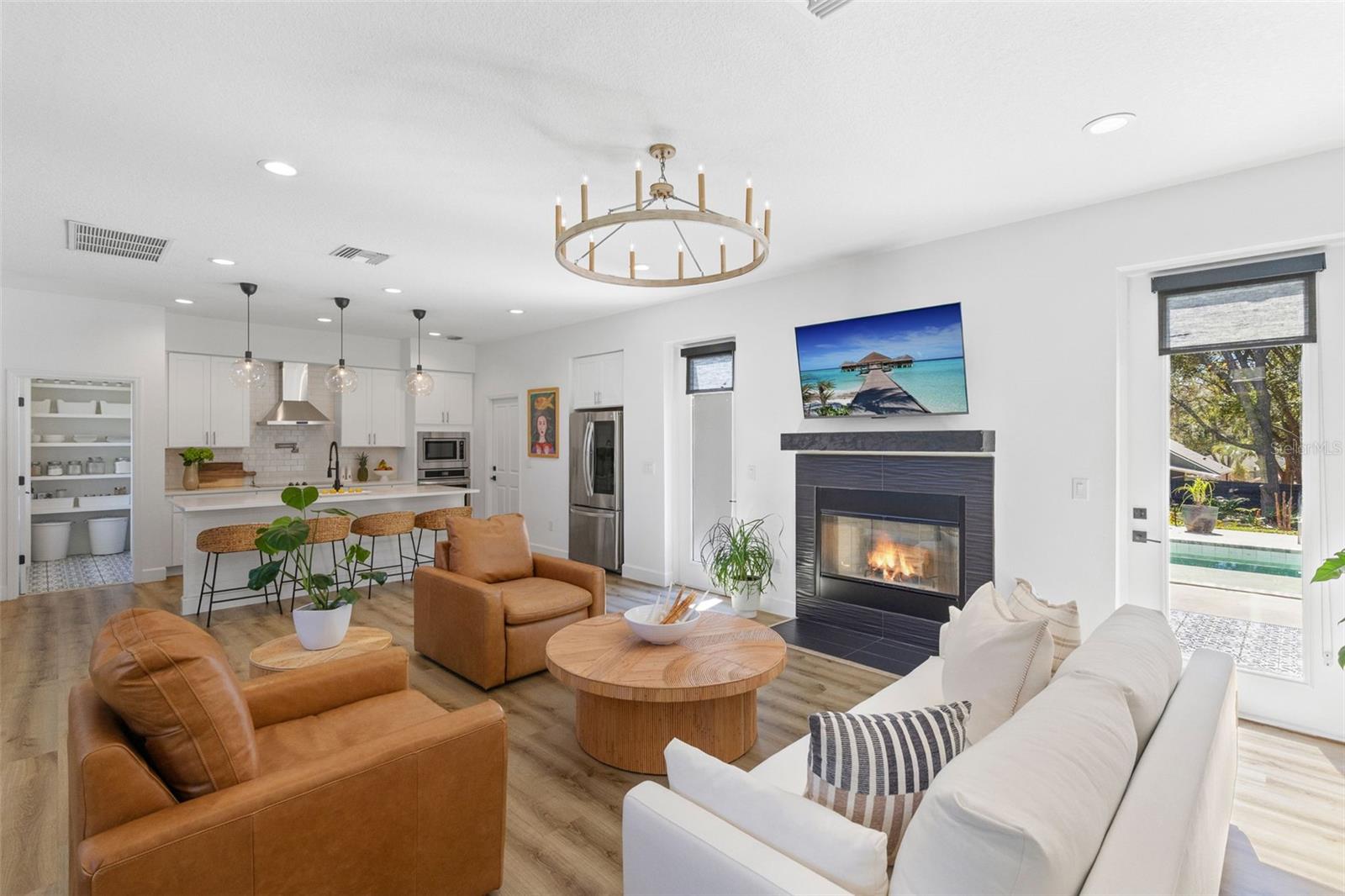 HARBAR OAKS - Residential