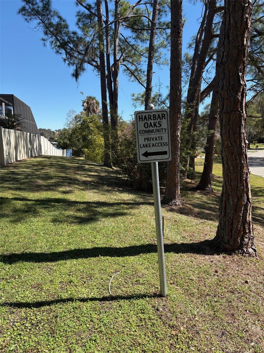 HARBAR OAKS - Residential