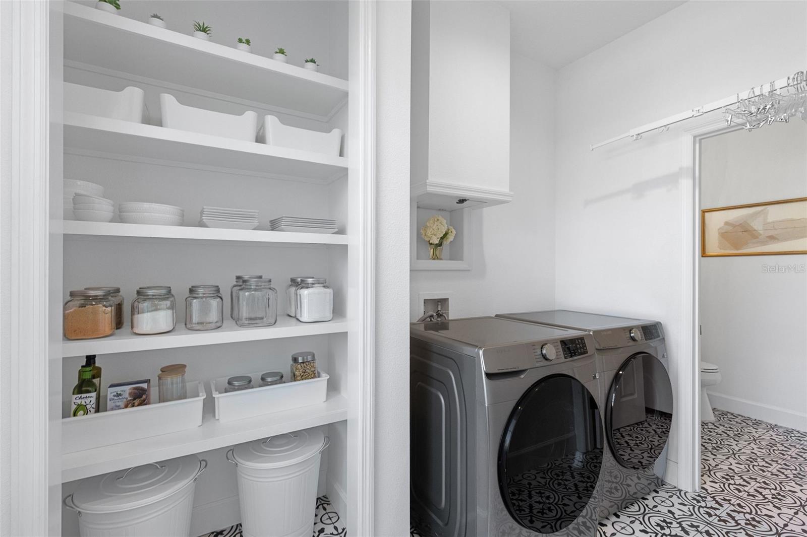 HARBAR OAKS - Residential