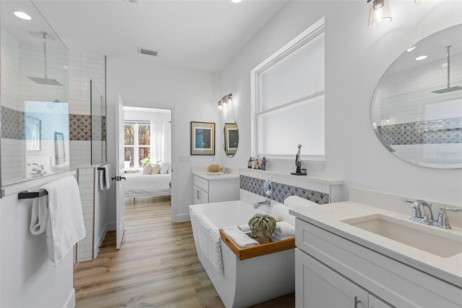 HARBAR OAKS - Residential