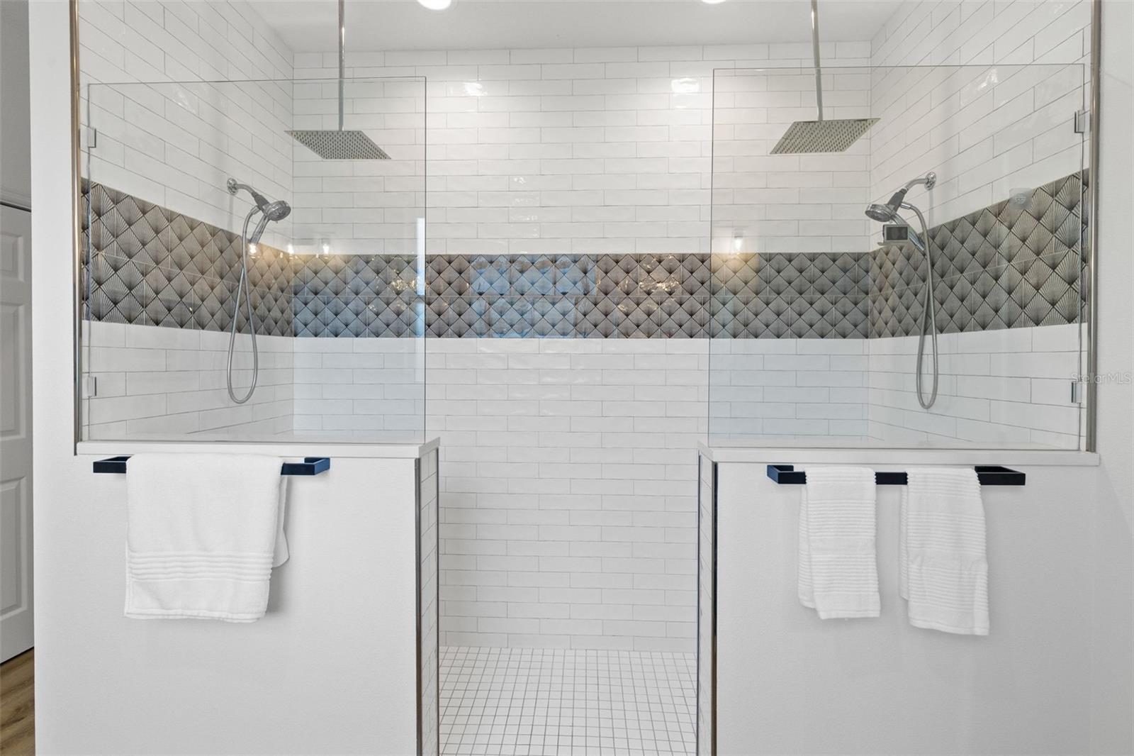 HARBAR OAKS - Residential