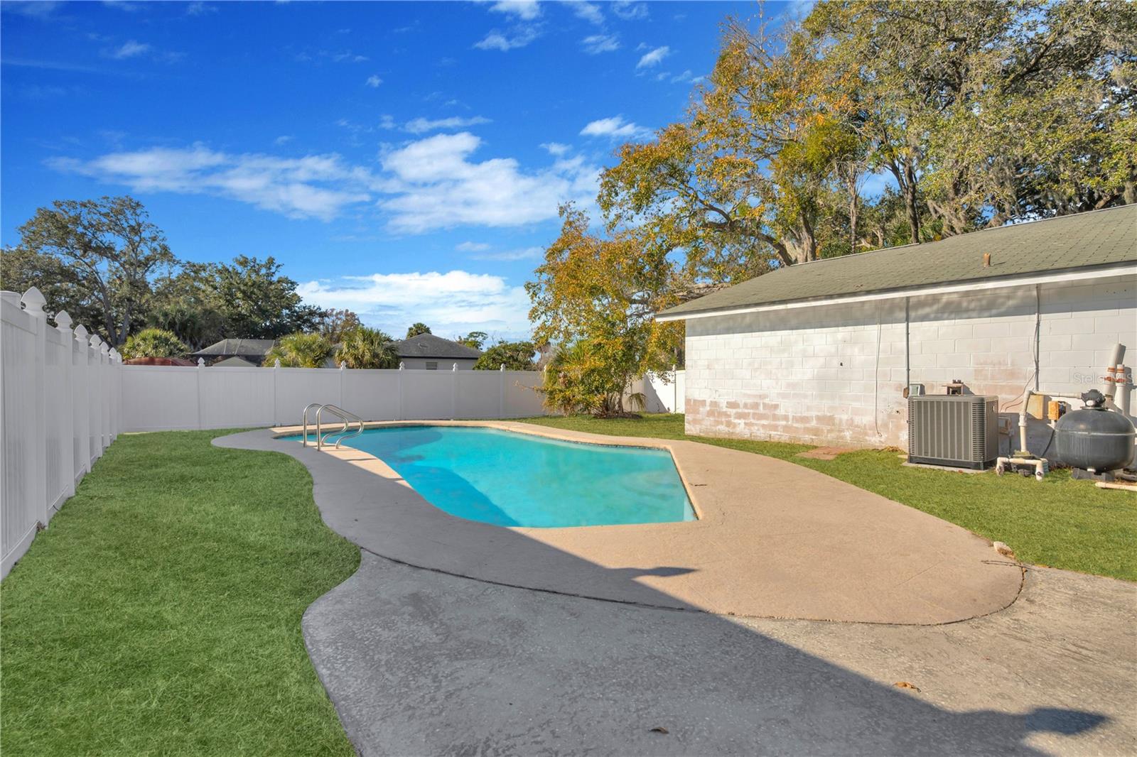 FOUR WINDS ESTATES UNIT 3 - Residential